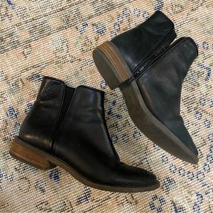 Zara Trafaluc leather chelsea boot women’s shoe size 7.5